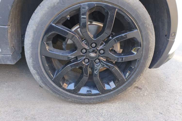 Used Land Rover Range Evoque 2015 2.0T 5-Door Ignite Edition Right Front Wheel Hub