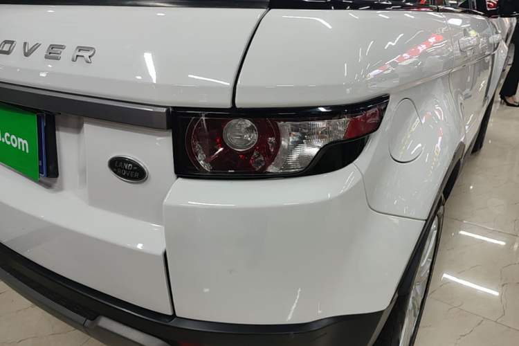 Used Land Rover Range Evoque 2015 2.0T Five-Door Zhiyao Edition Right Rear Taillight