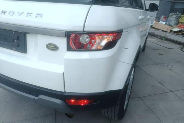 Used Land Rover Range Evoque 2015 2.0T Five-Door Zhiyao Edition Right Rear Taillight