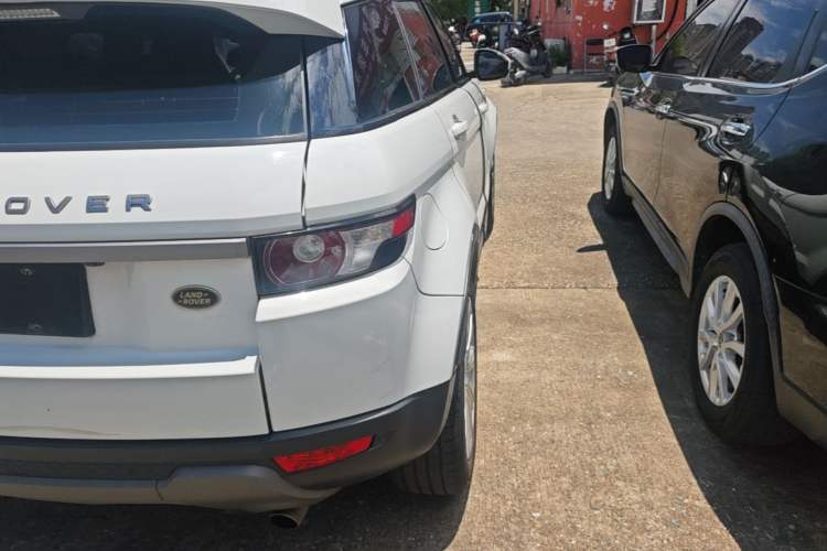 Used Land Rover Range Evoque 2015 2.0T Five-Door Zhiyao Edition Right Rear Taillight