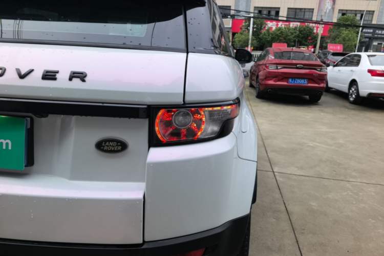 Used Land Rover Range Evoque 2015 2.0T Five-Door Zhiyao Edition Right Rear Taillight