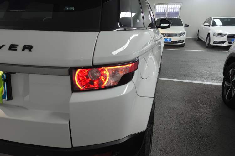 Used Land Rover Range Evoque 2015 2.0T Five-Door Zhiyao Edition Right Rear Taillight