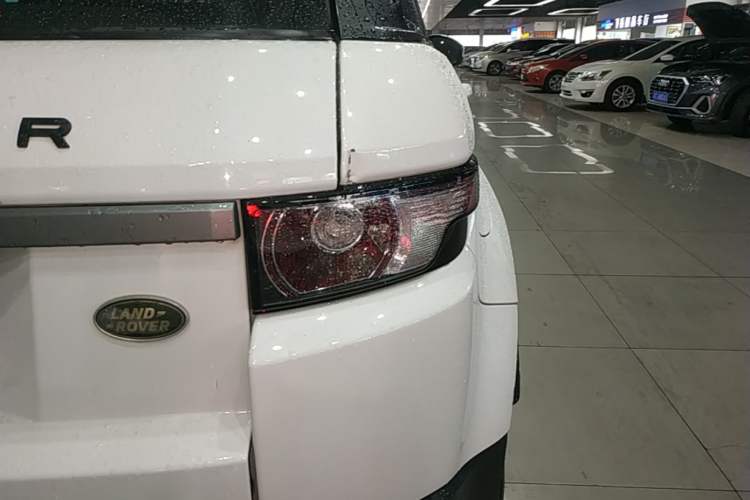 Used Land Rover Range Evoque 2015 2.0T Five-Door Zhiyao Edition Right Rear Taillight