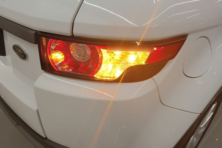 Used Land Rover Range Evoque 2015 2.0T Five-Door Zhiyao Edition Right Rear Taillight