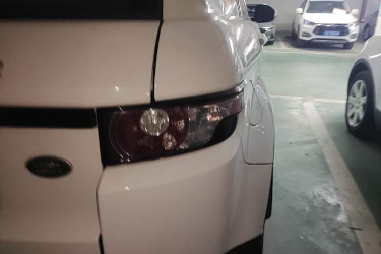 Used Land Rover Range Evoque 2015 2.0T Five-Door Zhiyao Edition Right Rear Taillight