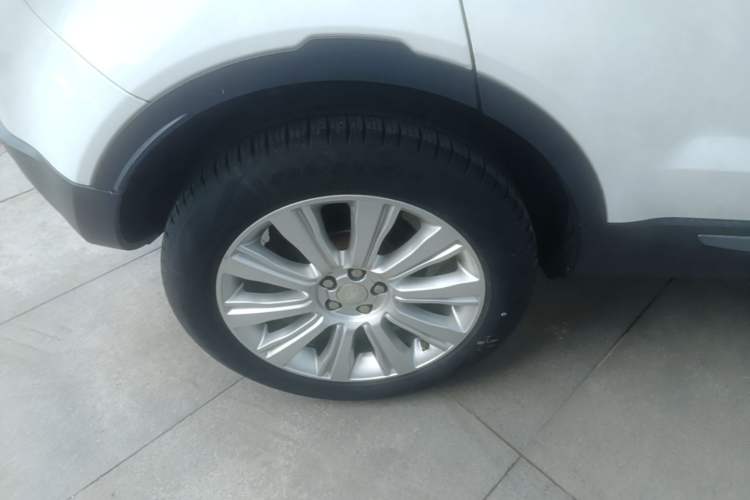 Used Land Rover Range Evoque 2015 2.0T Five-Door Zhiyao Edition Right Rear Wheel Hub