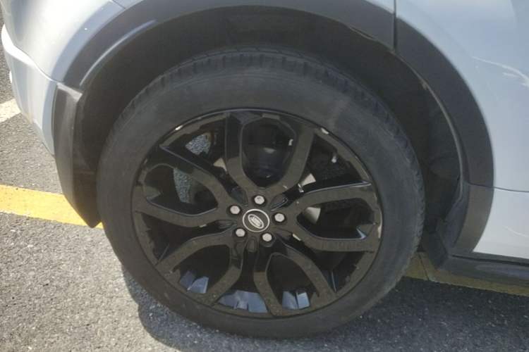 Used Land Rover Range Evoque 2015 2.0T NW8 Brit Limited Edition Right Rear Wheel Hub