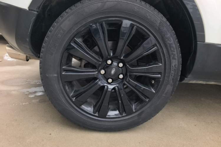 Used Land Rover Range Evoque 2015 2.0T Five-Door Zhiyao Edition Right Rear Wheel Hub