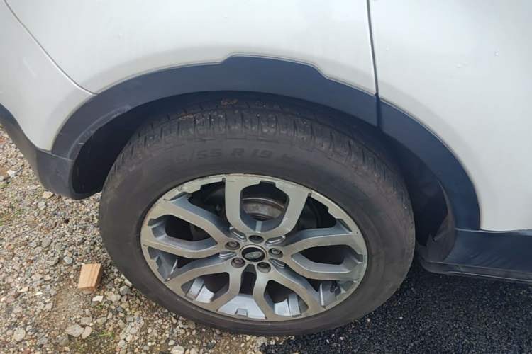Used Land Rover Range Evoque 2015 2.0T Five-Door Fashion Edition Right Rear Wheel Hub