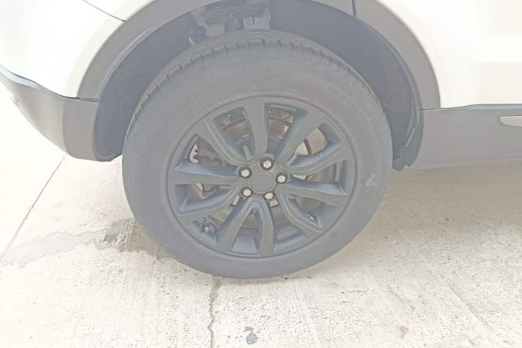 Used Land Rover Range Evoque 2015 2.0T Five-Door Fashion Edition Right Rear Wheel Hub
