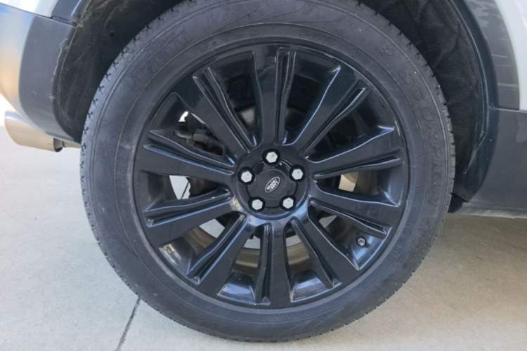 Used Land Rover Range Evoque 2015 2.0T Five-Door Zhiyao Edition Right Rear Wheel Hub