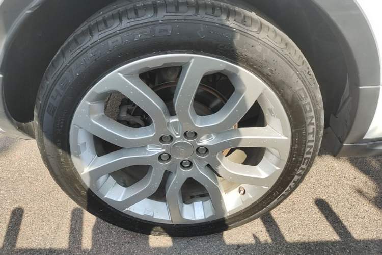 Used Land Rover Range Evoque 2015 2.0T 5-Door Ignite Edition Right Rear Wheel Hub