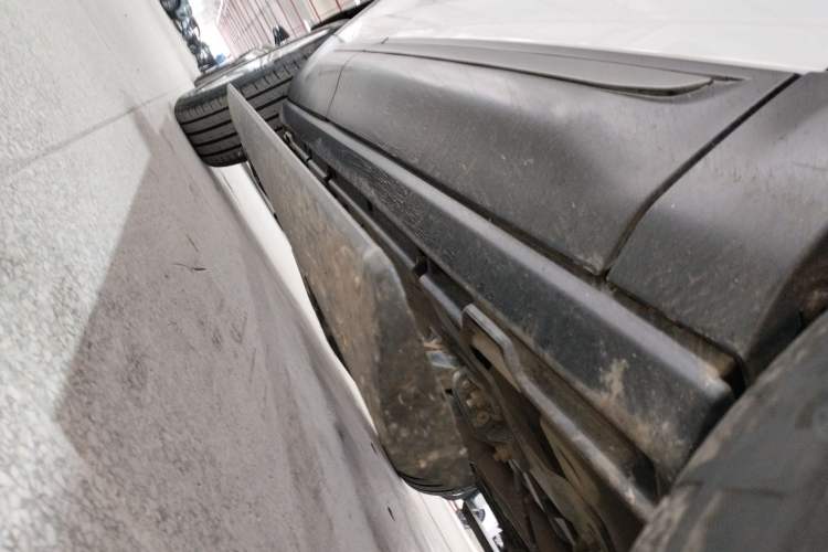 Used Land Rover Range Evoque 2015 2.0T Five-Door Zhiyao Edition Right Side Sill