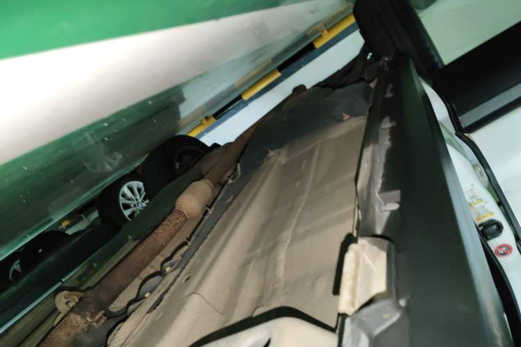 Used Land Rover Range Evoque 2015 2.0T Five-Door Zhiyao Edition Right Side Sill