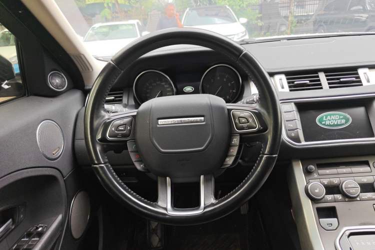 Used Land Rover Range Evoque 2015 2.0T Five-Door Fashion Edition Steering Wheel