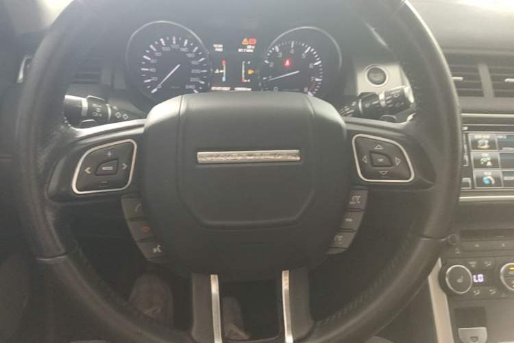 Used Land Rover Range Evoque 2015 2.0T Five-Door Sporty Edition Steering Wheel