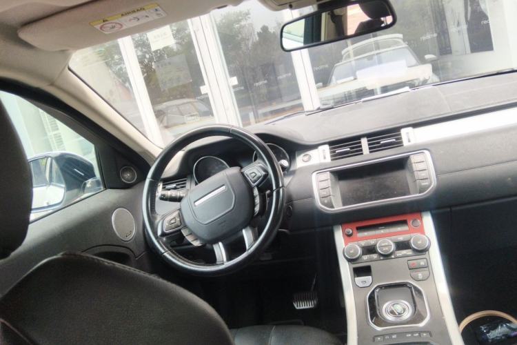 Used Land Rover Range Evoque 2015 2.0T Five-Door Zhiyao Edition Steering Wheel