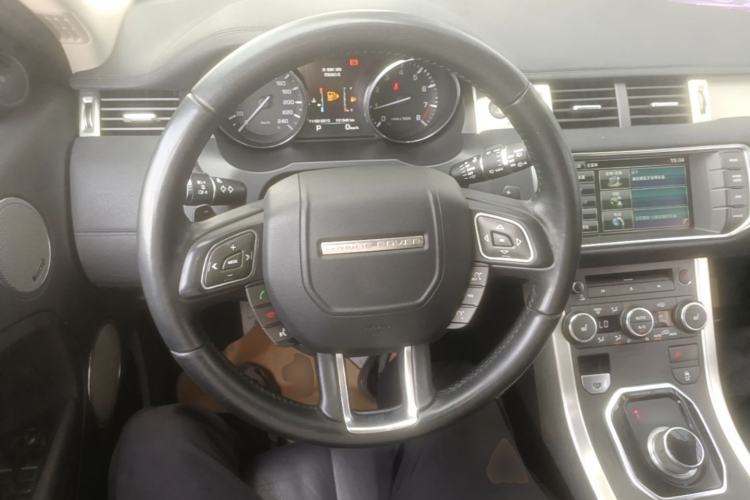 Used Land Rover Range Evoque 2015 2.0T Five-Door Zhiyao Edition Steering Wheel