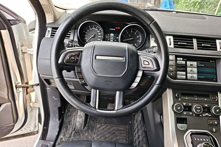 Used Land Rover Range Evoque 2015 2.0T Five-Door Fashion Edition Steering Wheel