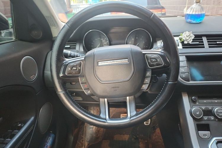 Used Land Rover Range Evoque 2015 2.0T Five-Door Sporty Edition Steering Wheel