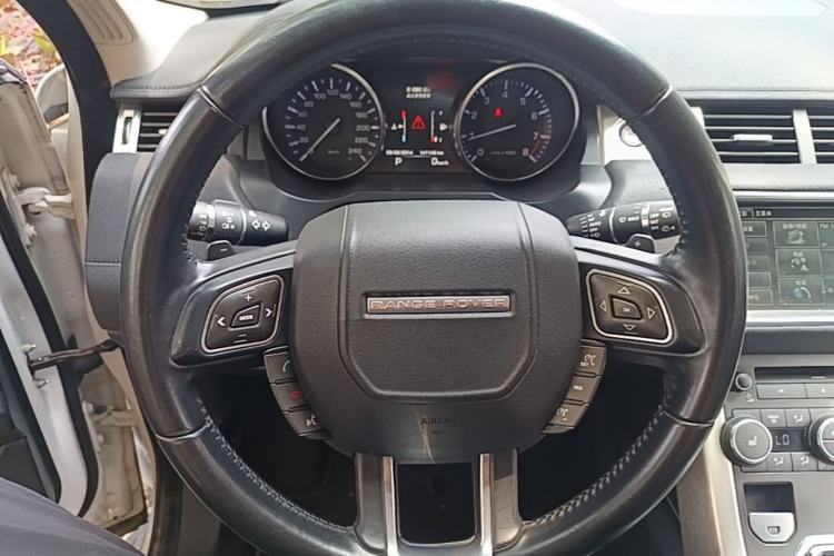 Used Land Rover Range Evoque 2015 2.0T Five-Door Zhiyao Edition Steering Wheel