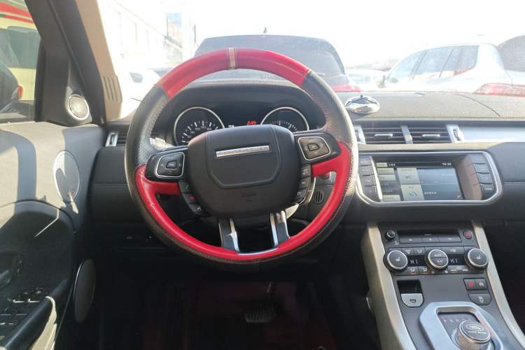 Used Land Rover Range Evoque 2015 2.0T Five-Door Fashion Edition Steering Wheel