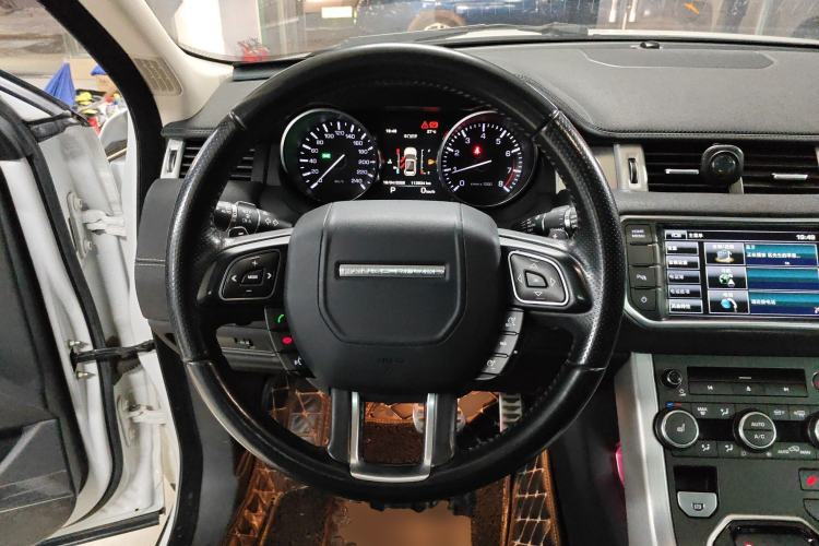 Used Land Rover Range Evoque 2015 2.0T Five-Door Sporty Edition Steering Wheel