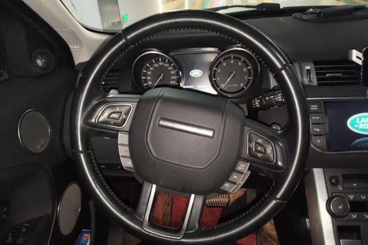 Used Land Rover Range Evoque 2015 2.0T Five-Door Zhiyao Edition Steering Wheel