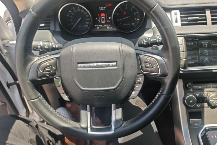 Used Land Rover Range Evoque 2015 2.0T Five-Door Zhiyao Edition Steering Wheel