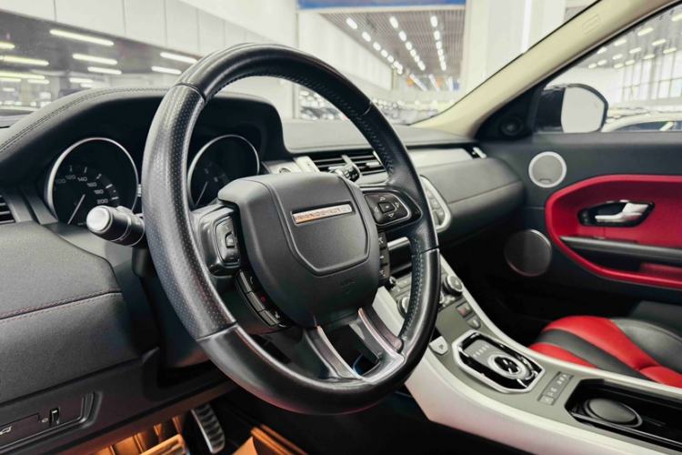 Used Land Rover Range Evoque 2015 2.0T Five-Door Sporty Edition Steering Wheel