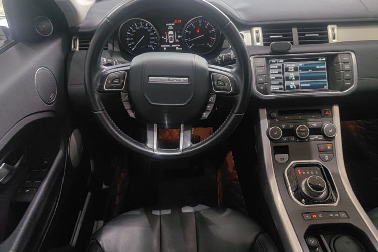 Used Land Rover Range Evoque 2015 2.0T Five-Door Zhiyao Edition Steering Wheel