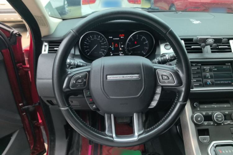 Used Land Rover Range Evoque 2015 2.0T Five-Door Zhiyao Edition Steering Wheel