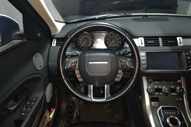 Used Land Rover Range Evoque 2015 2.0T Five-Door Zhiyao Edition Steering Wheel
