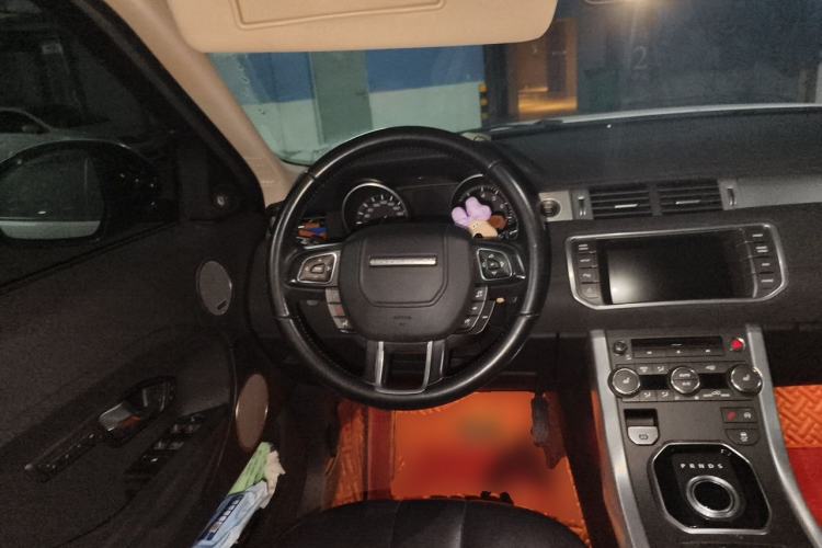 Used Land Rover Range Evoque 2015 2.0T Five-Door Zhiyao Edition Steering Wheel