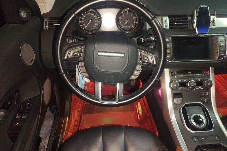 Used Land Rover Range Evoque 2015 2.0T Five-Door Zhiyao Edition Steering Wheel