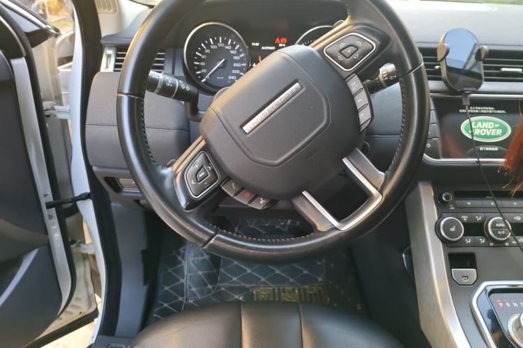 Used Land Rover Range Evoque 2015 2.0T Five-Door Zhiyao Edition Steering Wheel
