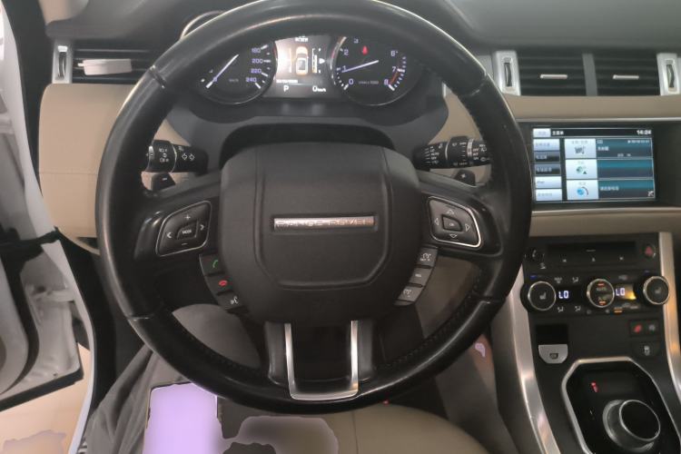 Used Land Rover Range Evoque 2015 2.0T Five-Door Zhiyao Edition Steering Wheel