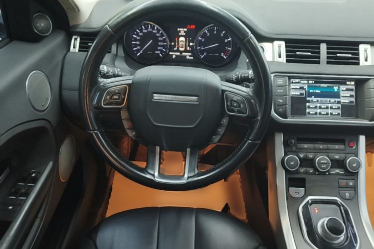 Used Land Rover Range Evoque 2015 2.0T Five-Door Zhiyao Edition Steering Wheel