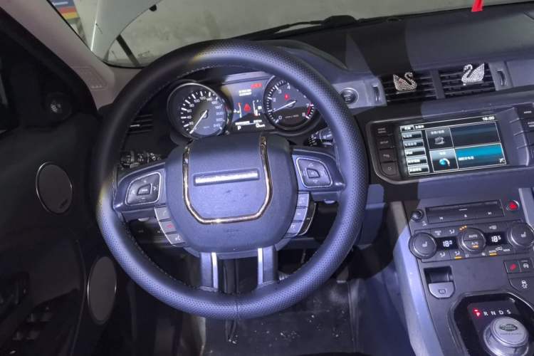 Used Land Rover Range Evoque 2015 2.0T Five-Door Fashion Edition Steering Wheel