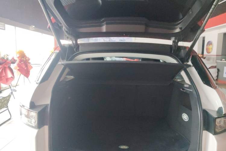Used Land Rover Range Evoque 2015 2.0T NW8 Brit Limited Edition Trunk