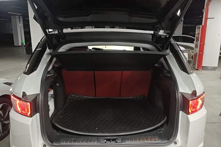 Used Land Rover Range Evoque 2015 2.0T 5-Door Ignite Edition Trunk
