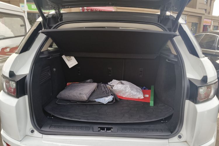 Used Land Rover Range Evoque 2015 2.0T 5-Door Luxury Edition Trunk