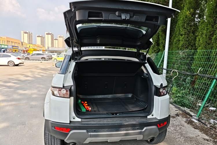 Used Land Rover Range Evoque 2015 2.0T Five-Door Fashion Edition Trunk