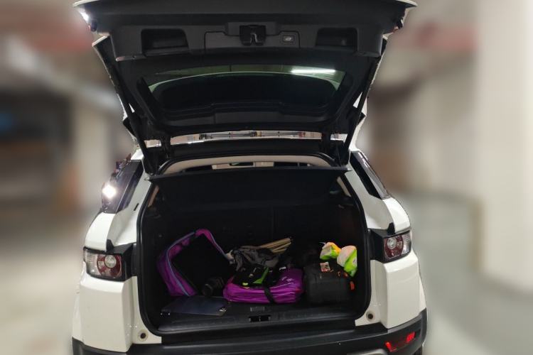 Used Land Rover Range Evoque 2015 2.0T Five-Door Zhiyao Edition Trunk