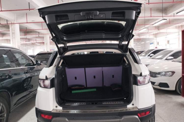 Used Land Rover Range Evoque 2015 2.0T Five-Door Zhiyao Edition Trunk