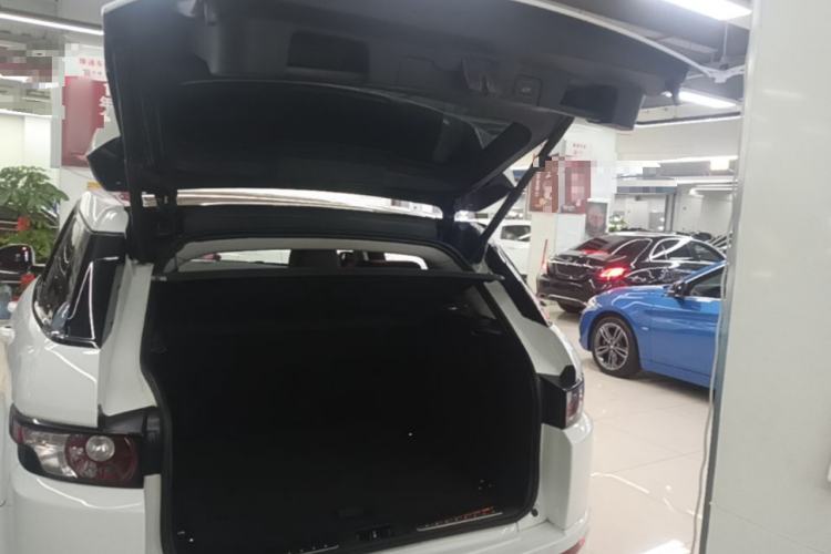 Used Land Rover Range Evoque 2015 2.0T 5-Door Ignite Edition Trunk