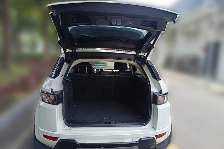Used Land Rover Range Evoque 2015 2.0T Five-Door Zhiyao Edition Trunk