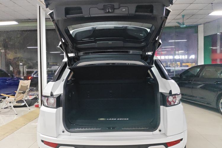 Used Land Rover Range Evoque 2015 2.0T Five-Door Sporty Edition Trunk