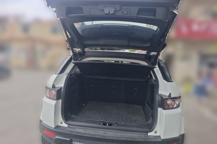 Used Land Rover Range Evoque 2015 2.0T Five-Door Fashion Edition Trunk