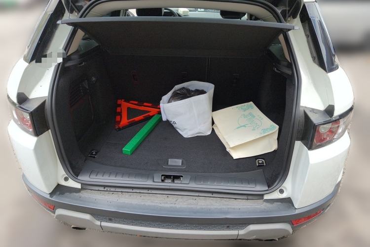 Used Land Rover Range Evoque 2015 2.0T Five-Door Fashion Edition Trunk